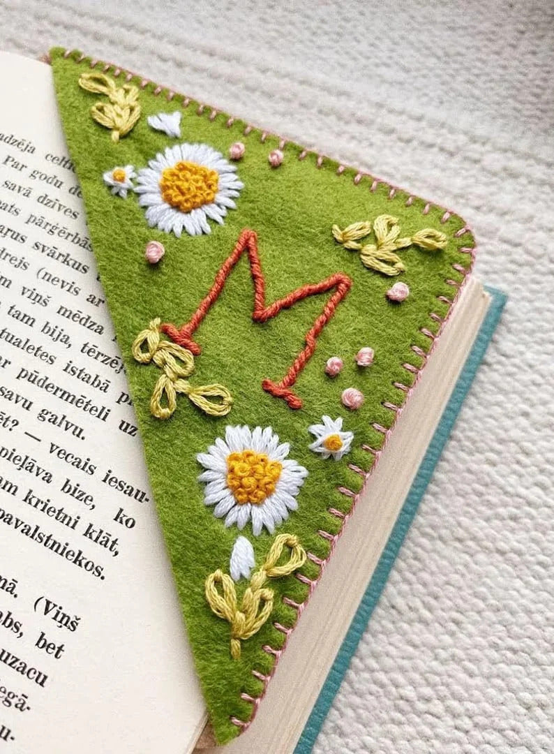 Bloomy Line – Personalized Hand Embroidered Corner Bookmark